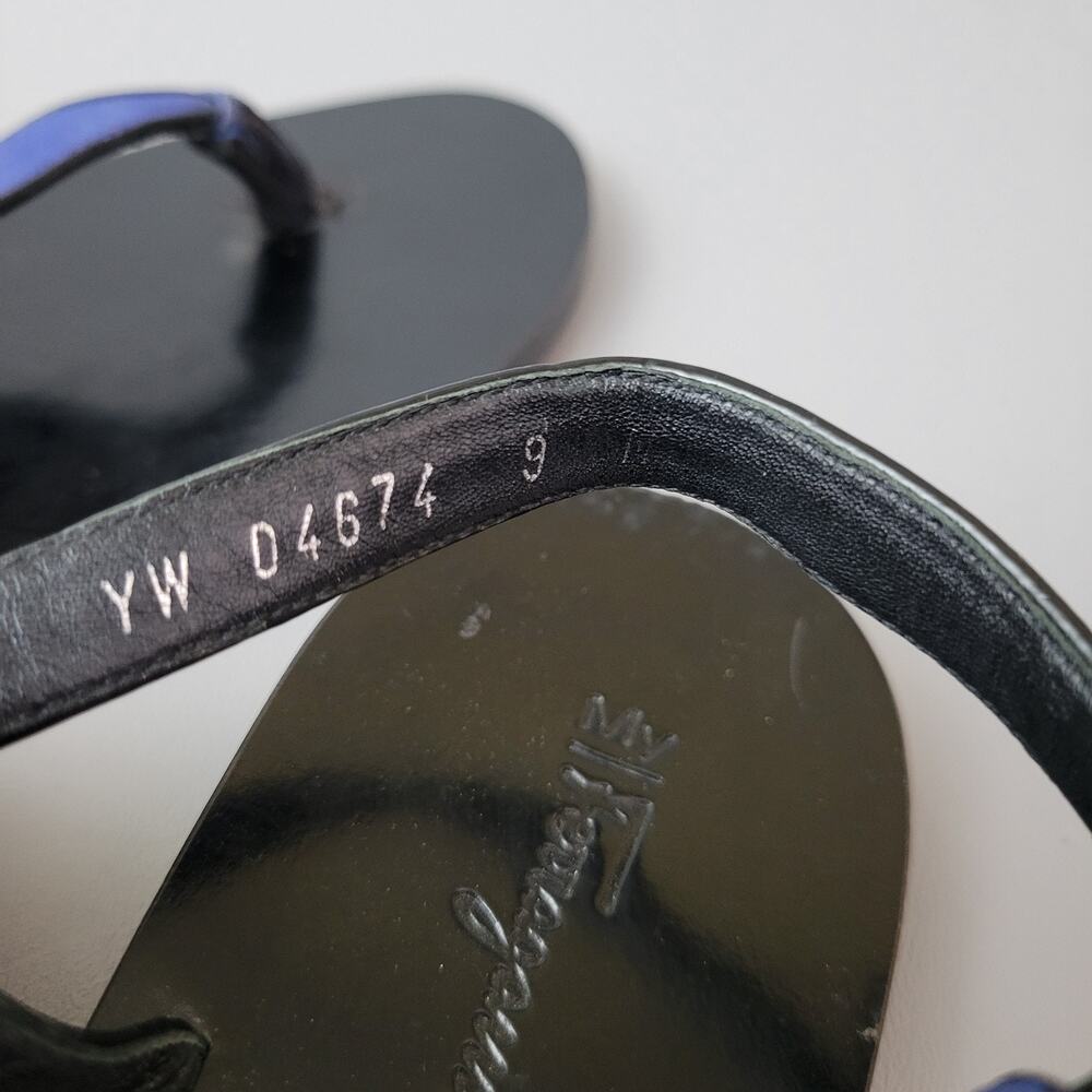 Salvatore Ferragamo Blue Suede Patent Thong Flat Sandals Bow Slingback Size 9 - Picture 11 of 11